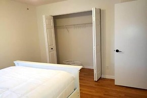 165 White Fawn Luxury King Bed in Modern 2bdrm 2 5BA Amazing Pool