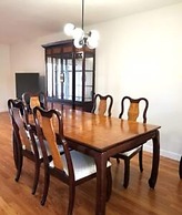 165 White Fawn Luxury King Bed in Modern 2bdrm 2 5BA Amazing Pool