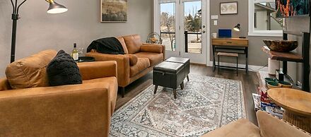 Luxury Living Walk to Poudre Trail and Old Town!