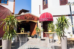 Boho Oldtown Apart Hotel