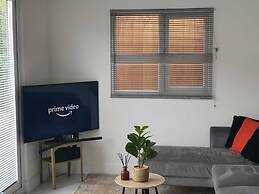 Stunning 1 King bed Cabin in Grays