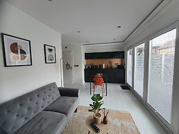 Stunning 1 King bed Cabin in Grays