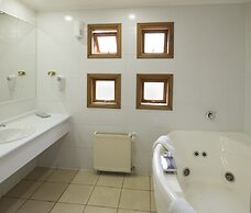 Hotel y Cabañas Punta Larga - Caja Los Andes