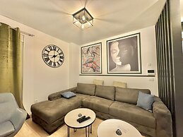 Modern One Bedroom Apartment