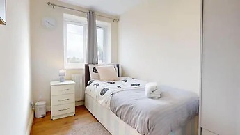 Beautiful 2-bed Apartment in Stanford-le-hope