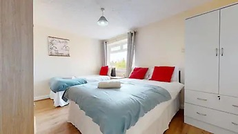 Beautiful 2-bed Apartment in Stanford-le-hope