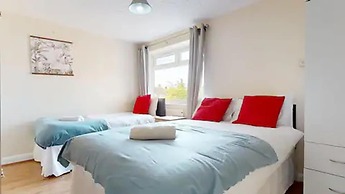 Beautiful 2-bed Apartment in Stanford-le-hope
