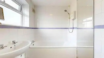 Beautiful 2-bed Apartment in Stanford-le-hope