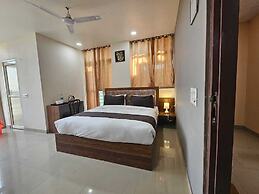 Hotel Vistacrest Noida Sector 104