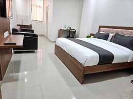Hotel Vistacrest Noida Sector 104