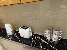 Leicester Aprt-sleeps3-db-tv-wifi