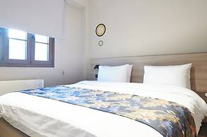 THE MAVILI URBAN STAY