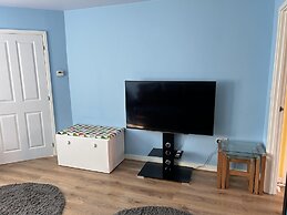 2 Bed End Terrace M4 M25 Heathrow Windsor & London