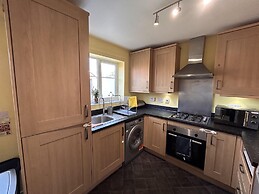 2 Bed End Terrace M4 M25 Heathrow Windsor & London