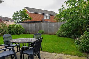 Riverside Retreat - Luxurious 4 Bedroom House