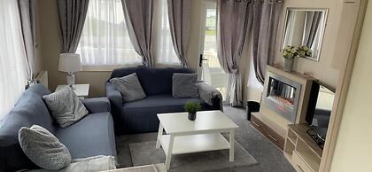 Captivating 3-bed Cabin in Rhyl