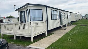 Captivating 3-bed Cabin in Rhyl