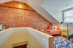 3 Mi to Dtwn: Charming Row House in Pittsburgh