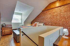 3 Mi to Dtwn: Charming Row House in Pittsburgh