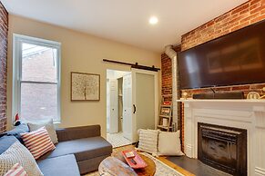 3 Mi to Dtwn: Charming Row House in Pittsburgh