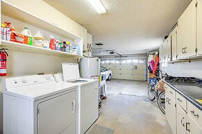 Sun Valley Home w/ Screened Porch & Gas Grill!