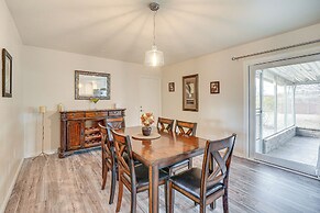 Sun Valley Home w/ Screened Porch & Gas Grill!