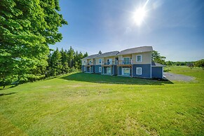 Golf Course View: Centrally Located Condo in Erie