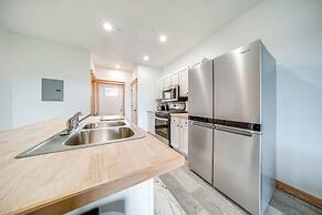 Golf Course View: Centrally Located Condo in Erie