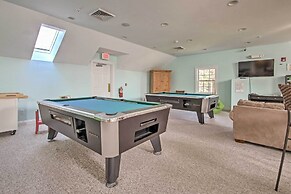 Cozy Wells Cottage w/ Pool Access: 1 Mi to Beach!