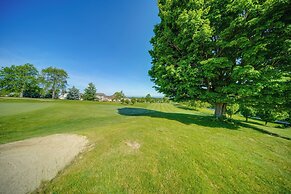 Balcony+ Golf Course View: Quiet Erie Getaway
