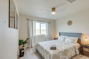 'the Maharaja Retreat' w/ Hot Tub & EV Charger!