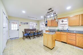 Cozy Lake Luzerne Home - 1 Mi to Wayside Beach!
