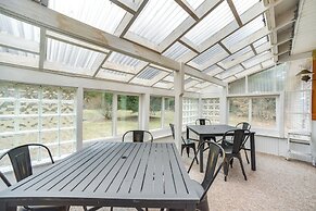 Cozy Lake Luzerne Home - 1 Mi to Wayside Beach!