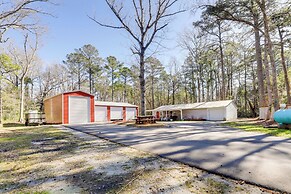 Secluded Newport Getaway w/ Fire Pit & Grill!