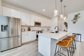 13 Mi to Disney: Home w/ Game Room + Golf Clubs