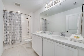 13 Mi to Disney: Home w/ Game Room + Golf Clubs