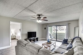 Daytona Condo w/ Community Pool, Walk to Beach!