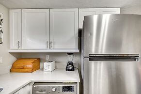 Daytona Condo w/ Community Pool, Walk to Beach!