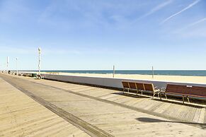 Ocean City Beach Condo: Steps to Boardwalk!