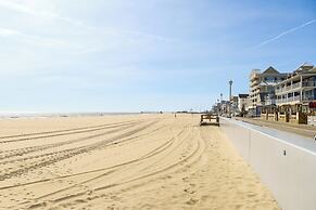 Ocean City Beach Condo: Steps to Boardwalk!