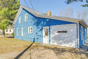 Suttons Bay Home In Town - 2 Blocks to Beach!