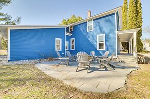 Suttons Bay Home In Town - 2 Blocks to Beach!