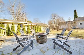 Suttons Bay Home In Town - 2 Blocks to Beach!