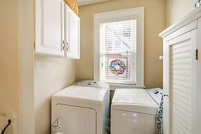 1 Mi to Dtwn: Bristol Cottage w/ Hot Tub & Grill!