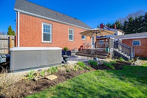 1 Mi to Dtwn: Bristol Cottage w/ Hot Tub & Grill!