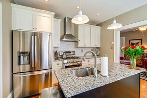 1 Mi to Dtwn: Bristol Cottage w/ Hot Tub & Grill!