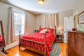 1 Mi to Dtwn: Bristol Cottage w/ Hot Tub & Grill!