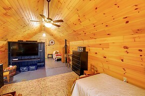 1 Mi to Dtwn: Bristol Cottage w/ Hot Tub & Grill!