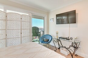 Galveston Beachfront Condo: Balcony & Pool Access!