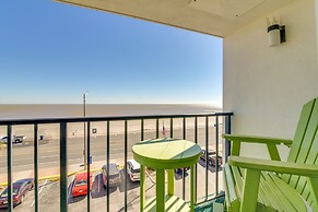 Galveston Beachfront Condo: Balcony & Pool Access!